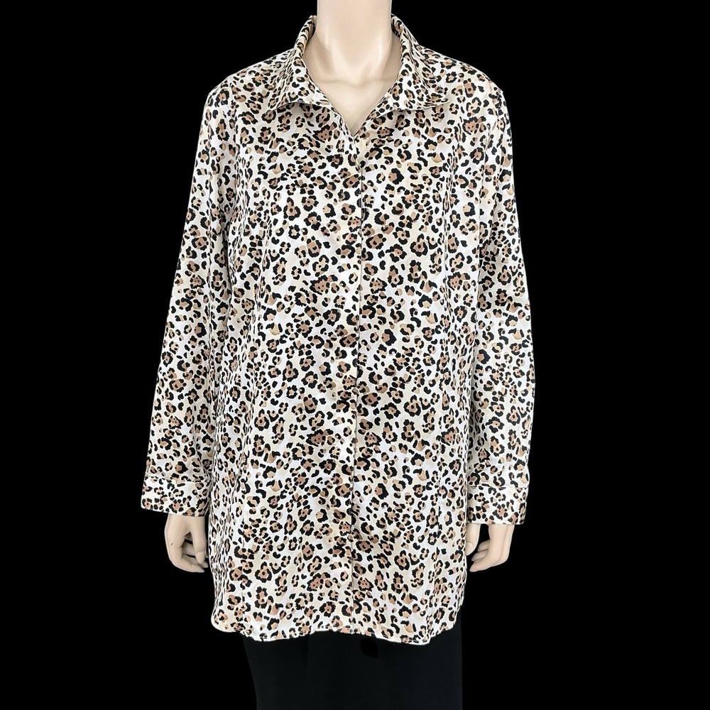 Chicos Top Women 3.5/US Large 18 Ivory Black Animal Print Button Down Collar